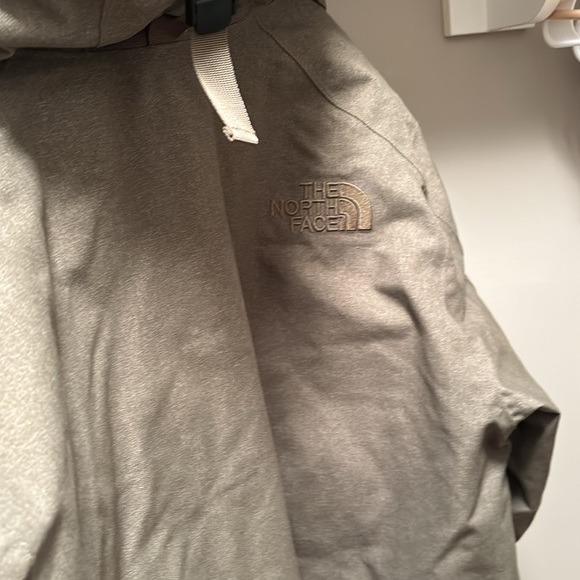 The North Face Tan Puffer Jacket - Picture 4 of 9